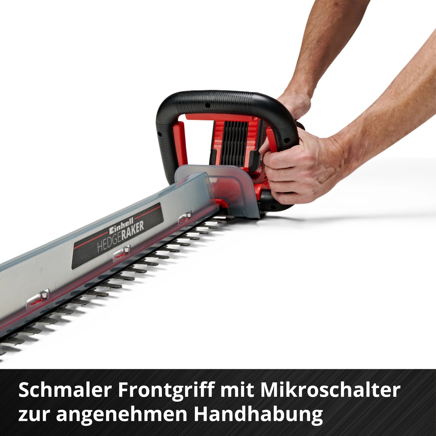 Einhell Akku-Heckenschere GE-CH 18/60 Li-Solo in Nutzung, Messer sichtbar.
