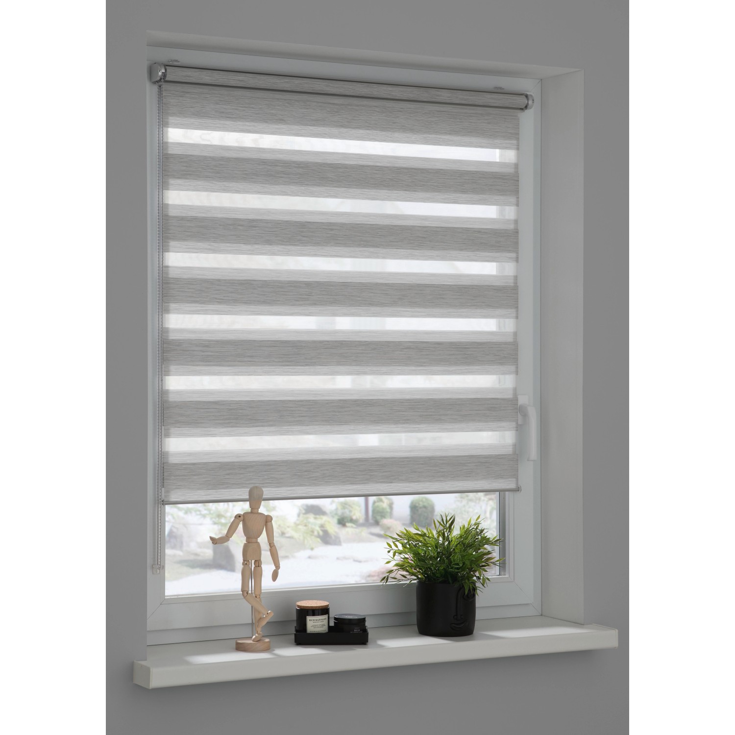 Schöner Wohnen Doppelrollo Tilda, anthrazit, 45x150 cm, mit transparenten und blickdichten Streifen am Fenster.