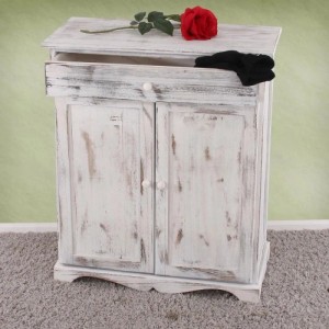 Weiße MCW Kommode (78x66x33cm) im Shabby-Look mit Schublade und zwei Türen.