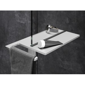 Hüppe Duschablage Select+ in Silber Matt mit Handtuchhalter und Duschutensilien.
