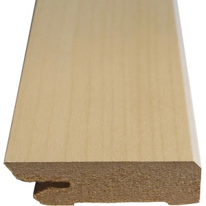 Sockelleiste Ahorn, foliert, 50x14x2400 mm. Detailansicht der Holzstruktur und Form.