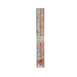 9-teiliges Geschenkpapier Set mit Blumenmuster: Papierrollen, Anhänger und Geschenkband für OBI.