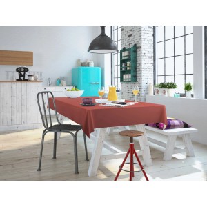 d-c-fix Tischdecke Mineralrot (Ø 140 cm) auf Esstisch in Küche.