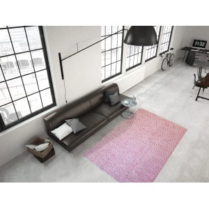 Handgefertigter Wollteppich Melrose 610 in Pink, 120x170 cm, mit Streifenmuster für ein gemütliches Wohnambiente.