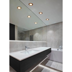 Schwarzer Eglo LED-Einbauspot Fueva 5, 8,6 cm Durchmesser, 4.000K, IP44 im Badezimmer.