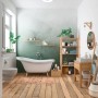 Badezimmer mit Wandfarbe in Piniengrün von CREATE! by OBI, matte Oberfläche.