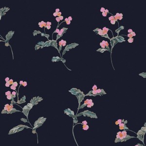 Joules Vliestapete Swanton Floral in Marineblau: Fototapete mit zarten, rosa Blüten auf dunklem Grund.