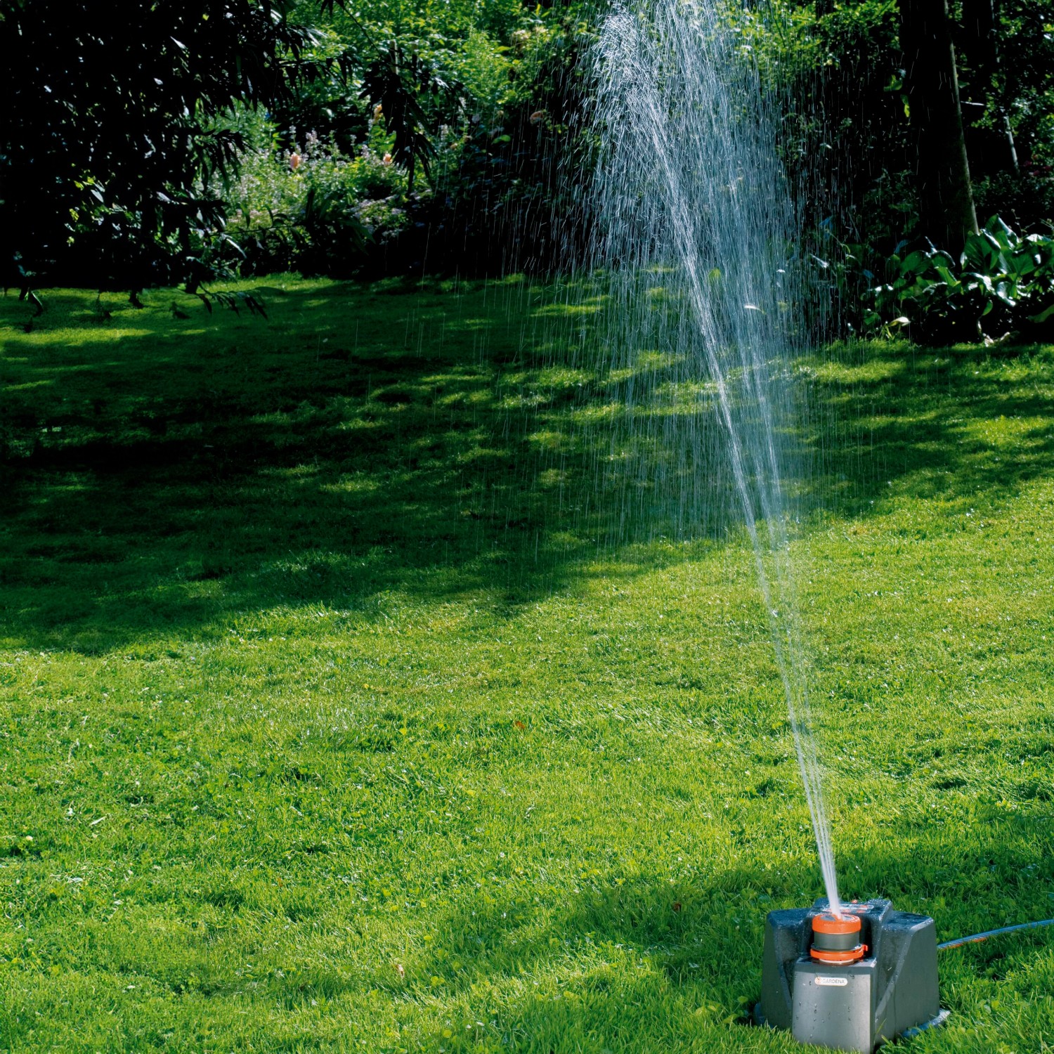 Gardena Comfort Vielflächenregner AquaContour automatic für Flächen bis
