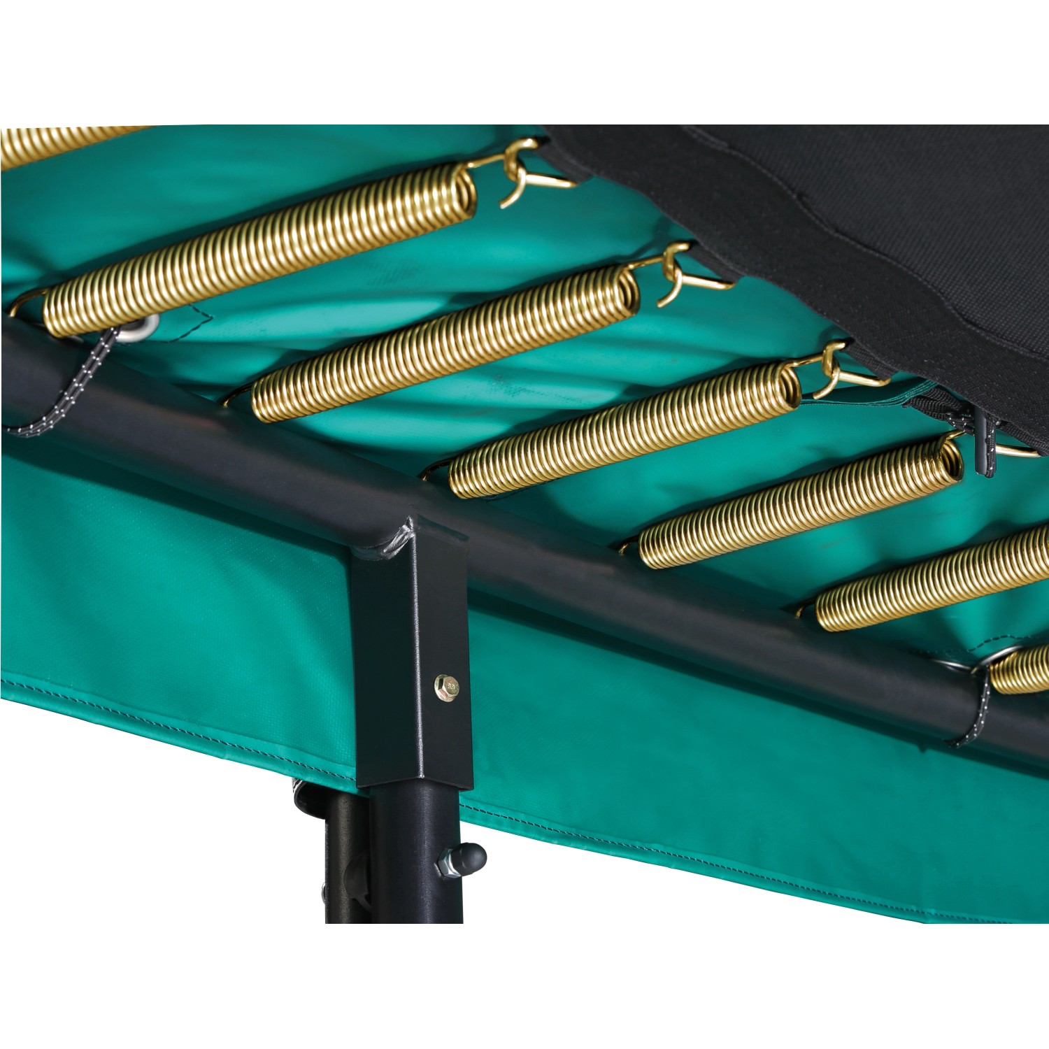 Detailaufnahme: Federn und Rahmen des grünen Salta Trampolin First Class 366x214 cm.