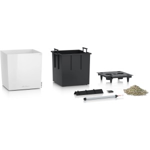 Lechuza Cube Premium 40, weiß hochglanz, mit Zubehör für Bewässerungssystem.
