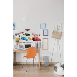 Wandgestaltung mit Komar Deko-Sticker Cars, 50x70 cm, im Kinderzimmer.